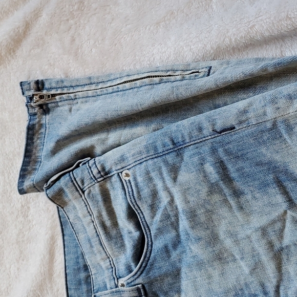 Hudson Jeans zippered ankles sz 26 light wash distressed - Picture 4 of 5